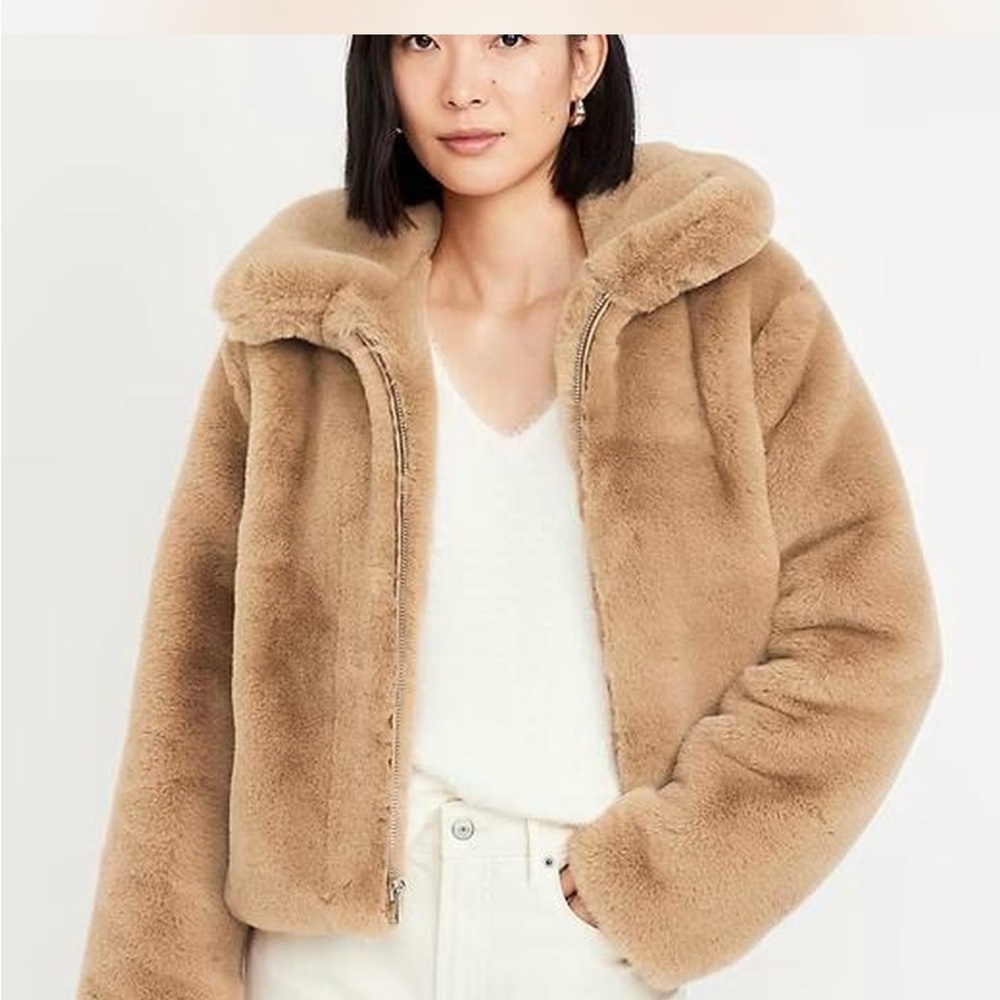 Old Navy Women's Faux Fur zip-up